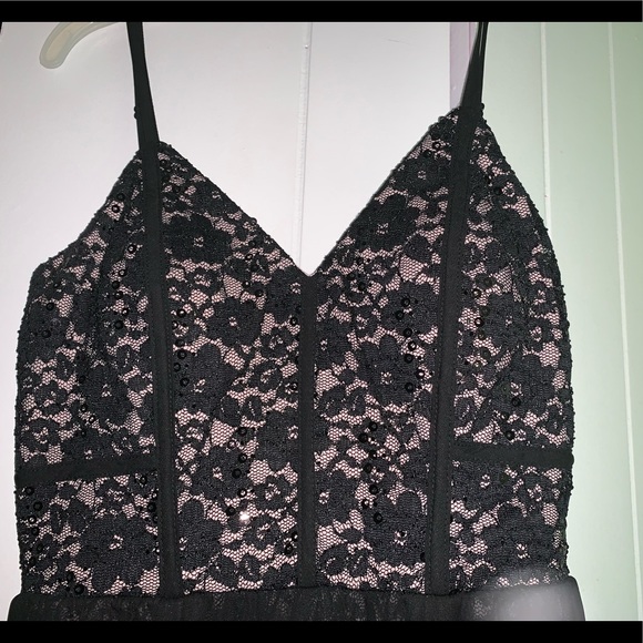 Beautiful long formal dress - Picture 5 of 7